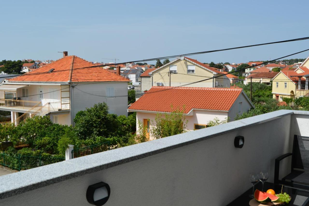 Apartman Lena *